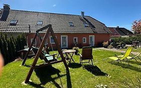 Charmante Ferienwohnung Mit Kamin In Zarchlin